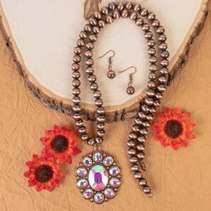 NWT! Stunning Large Crystal Pendant Necklace & Earrings! 🤩